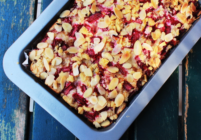 Rhubarb almond cake