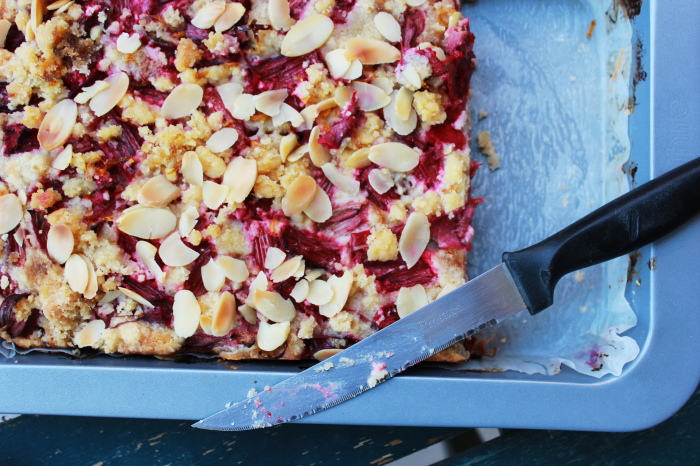 Rhubarb almond cake