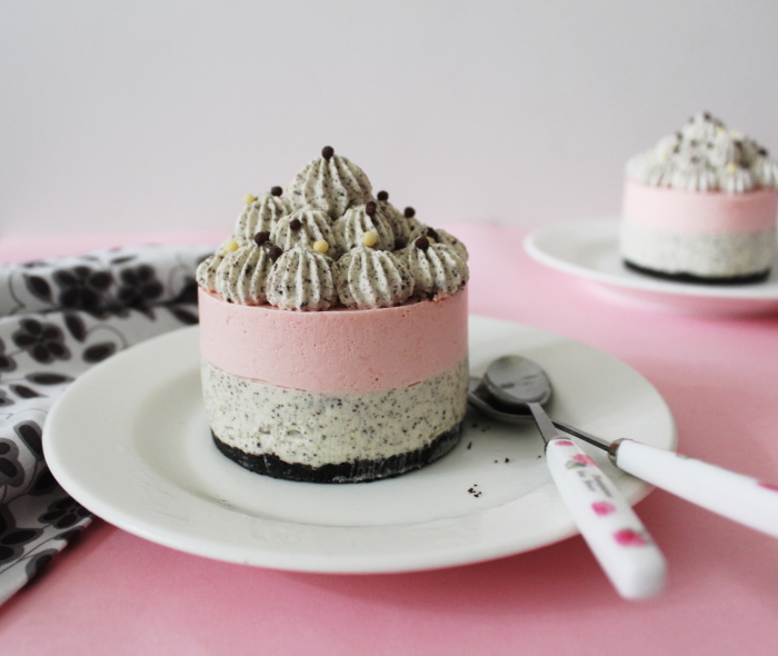 strawberry mousse and oreo cheesecake duo