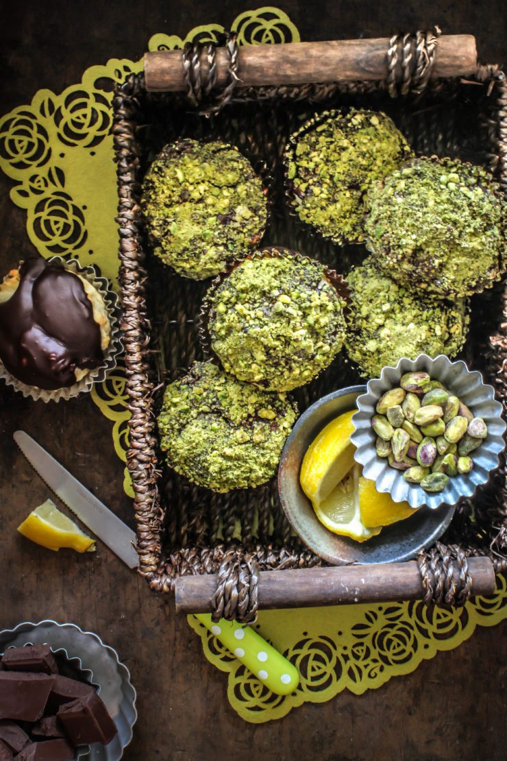 pistachio muffins with chocolate and lemon