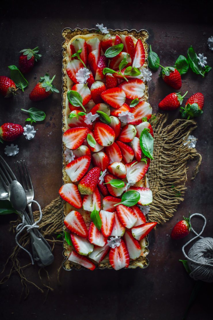 white chocolate and strawberry tart