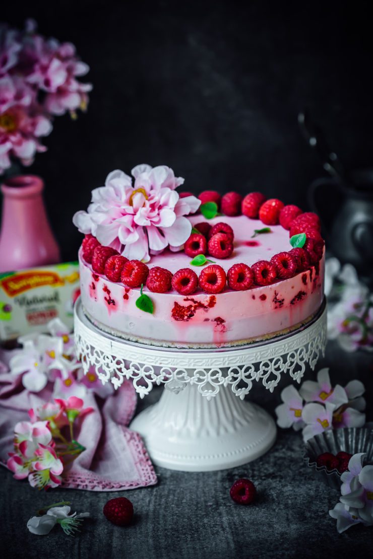 raspberry blackcurrant bavarian cake