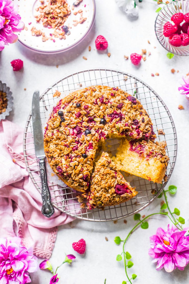 Berry and apple granol;a streusel cake 