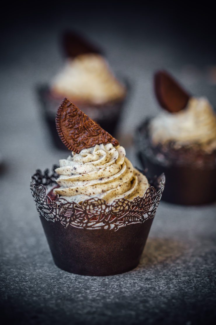 Eggless Oreo Chocolate Cupcakes