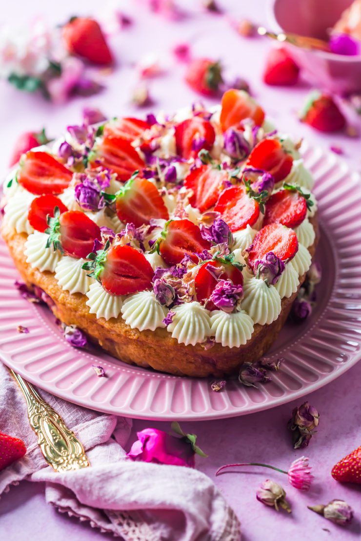 Eggless Strawberry and Rose Cake